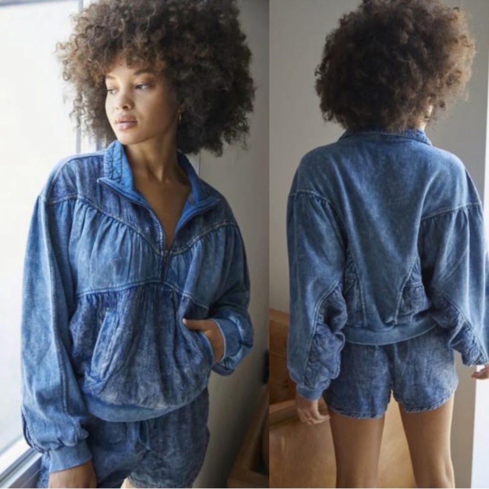 NEW Urban Outfitters Out From Under Phoenix Quilted Half Zip Sweatshirt Medium